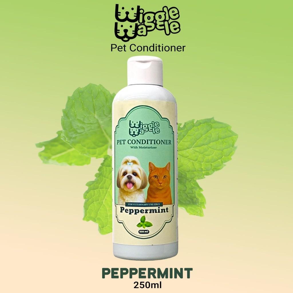 Wiggle Waggle Pet Conditioner w/ Moisturizer (Green Apple or Peppermint)250ml or 100ml