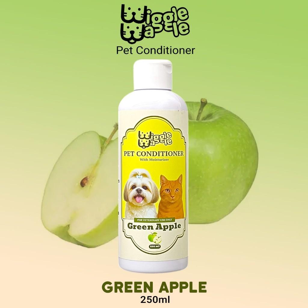 Wiggle Waggle Pet Conditioner w/ Moisturizer (Green Apple or Peppermint)250ml or 100ml